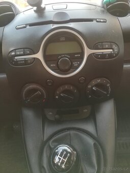 Mazda 2 - 6