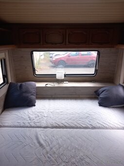 Prodám karavan bürstner Lux - 6