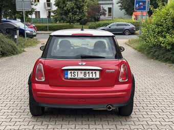 Mini Cooper One R50 1.6 85kW Najeto 105tis Klima ALU kola - 6