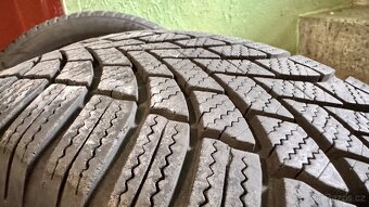 Prodám originální alu kola Škoda se zimními pneu - 6