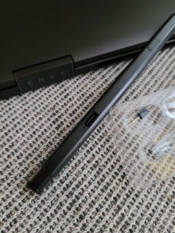 Notebook Envy s příslušenstvím Stylus zn. HP - 6