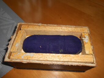 Starý masážní přístroj s krabičkou - stav foto -dává el.rány - 6