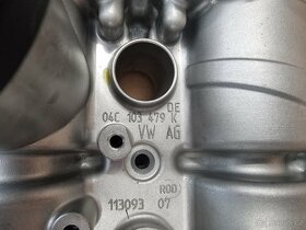 Víko motoru s vačkovou hřídelí 1.0 TSi CHZ - 04C103475F - 6