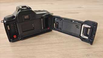 CANON EOS 3000 - 6