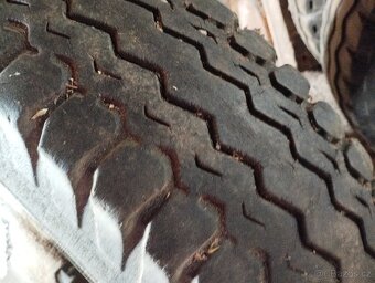 Pneu V3S pneu 8,25-20 - 6