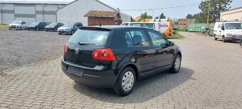 Volkswagen Golf 5 benzin 1,4 - 6
