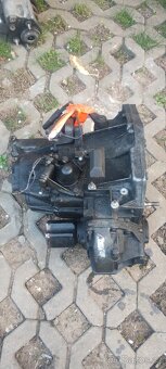 AR 1.9 TD převodovka, startér, turbo, vodní pumpa a další - 6