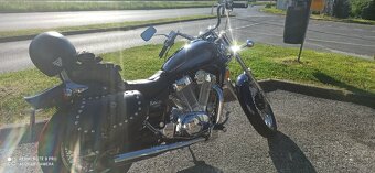 Suzuki Intruder VS 1400 - 6