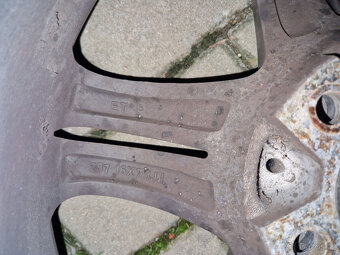 Prodám litá kola R16, rozteč 5x108 a pneu 215/55 R16 93H - 6