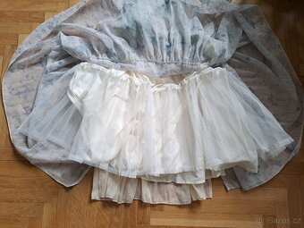 Šaty historické bohatě zdobené - 6