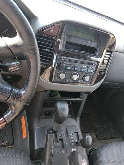 Mitsubishi Pajero 3.2 DI-D + příslušenství r. v. 2006 - 6