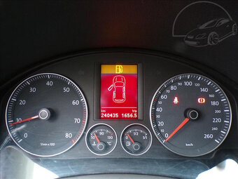 Volkswagen Golf 1,6 i TREND,KLIMA - 6