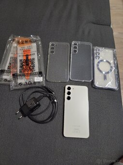 Samsung Galaxy S23+ - 6