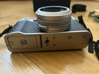 FUJIFILM X100V stříbrný + příslušenství - 6