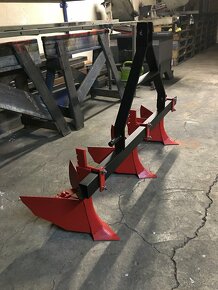 Malotraktor hrobkovací radličky - 6