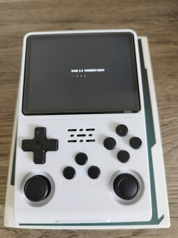 Handheld konzole R40S PRO (verze ArkOS 2.0) 30000 her -bílá - 6