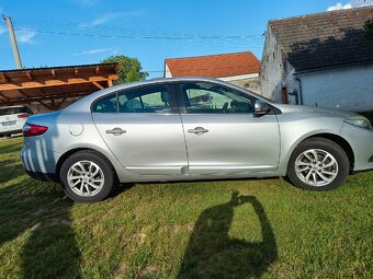 Renault Fluence 1.6i - 6