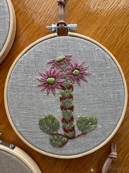 Ručně vyšívané obrázky kruh 12,5 cm - 6