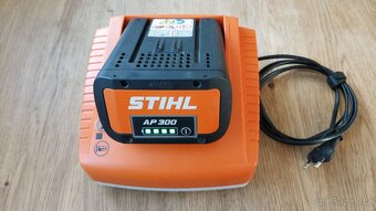 Rychlonabíječka STIHL AL 300 - 6