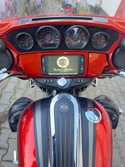 Harley Davidson street glide CVO - 6