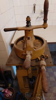 Starý litinový lis - 6