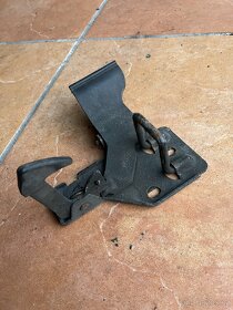 VW T5 tlumiče zadní vrata, zámek přední kapoty - 6