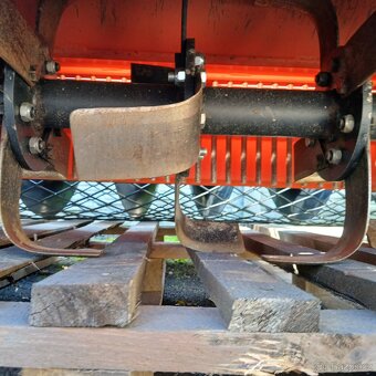 ZAKLADAČ TRÁVNÍKŮ DABAKI STB 125 - 6