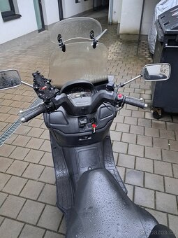 Suzuki Burgman 400 - 6