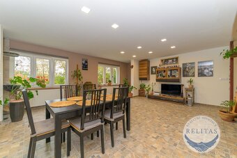 Prodej dvougeneračního rodinného domu 170 m², pozemky 864 m² - 6