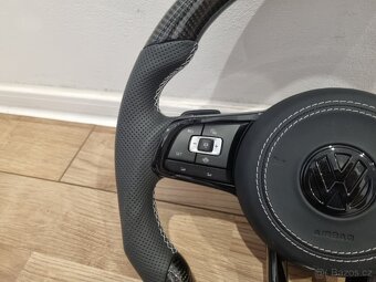 VOLKSWAGEN VOLANT KARBON - PERFOROVANA KOŽA - BIELE ŠITIE - 6