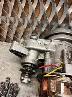 Motor babetta 207 + díly - 6