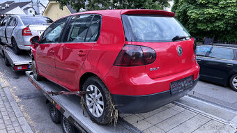 Vůz na náhradní díly VW Golf 5 hatchback 2009 CAXA JPG LY3D - 6
