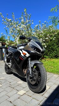 Yamaha r6 - 6