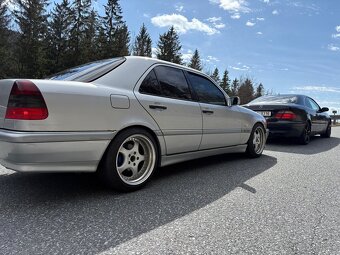 Mercedes-Benz W202 C240 V6 - 6