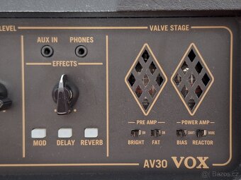 Lampové modelingové kombo VOX AV30 - 6