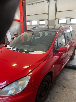 Peugeot 307 SW - díly z vozu - 6