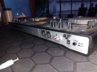 Prodám numark idj pro 2012 - 6