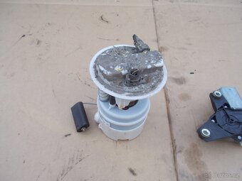 Díly 1. Dacia Sandero 1.2 16v 55kw model 2008-2012 - 6