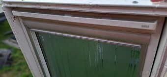 Velux Střešní okno Plastové okno - 6