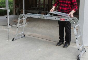 Univerzalni kloubovy zebrik s podlazkou - 6