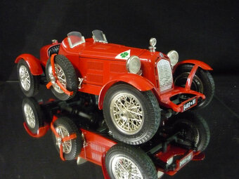 1:18 Rarita 3x Alfa Romeo 1931 od Bburago - 6