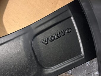 origina sada Volvo XC40 Electro r20 32243376 - 6