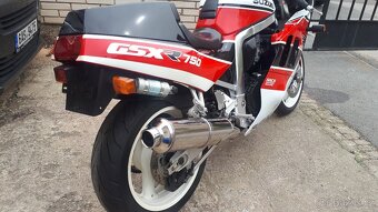 Suzuki GSXR 750 - 6
