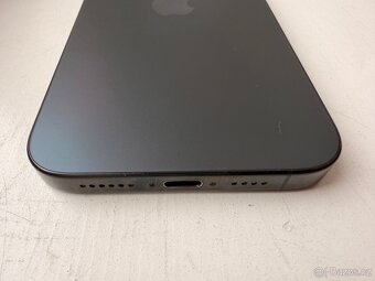 iPhone 16 Pro Max 512 GB – 95 % baterie + Peak Design kryty - 6
