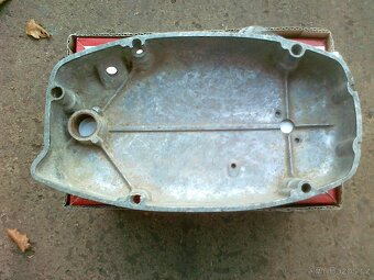 Otáčkoměr, kryt za. svě. kryt motoru, za. stupa Jawa 350 634 - 6