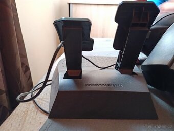 Volant s pedály+ hry na Xbox one - 6