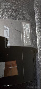 Veliký notebook Asus - 6