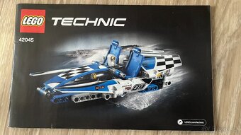 LEGO® TECHNIC 42045 Závodní hydroplán 2v1 - 6