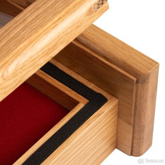 Masivní dubová vitrína malá - 6