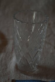Broušená skleněná váza - 6
